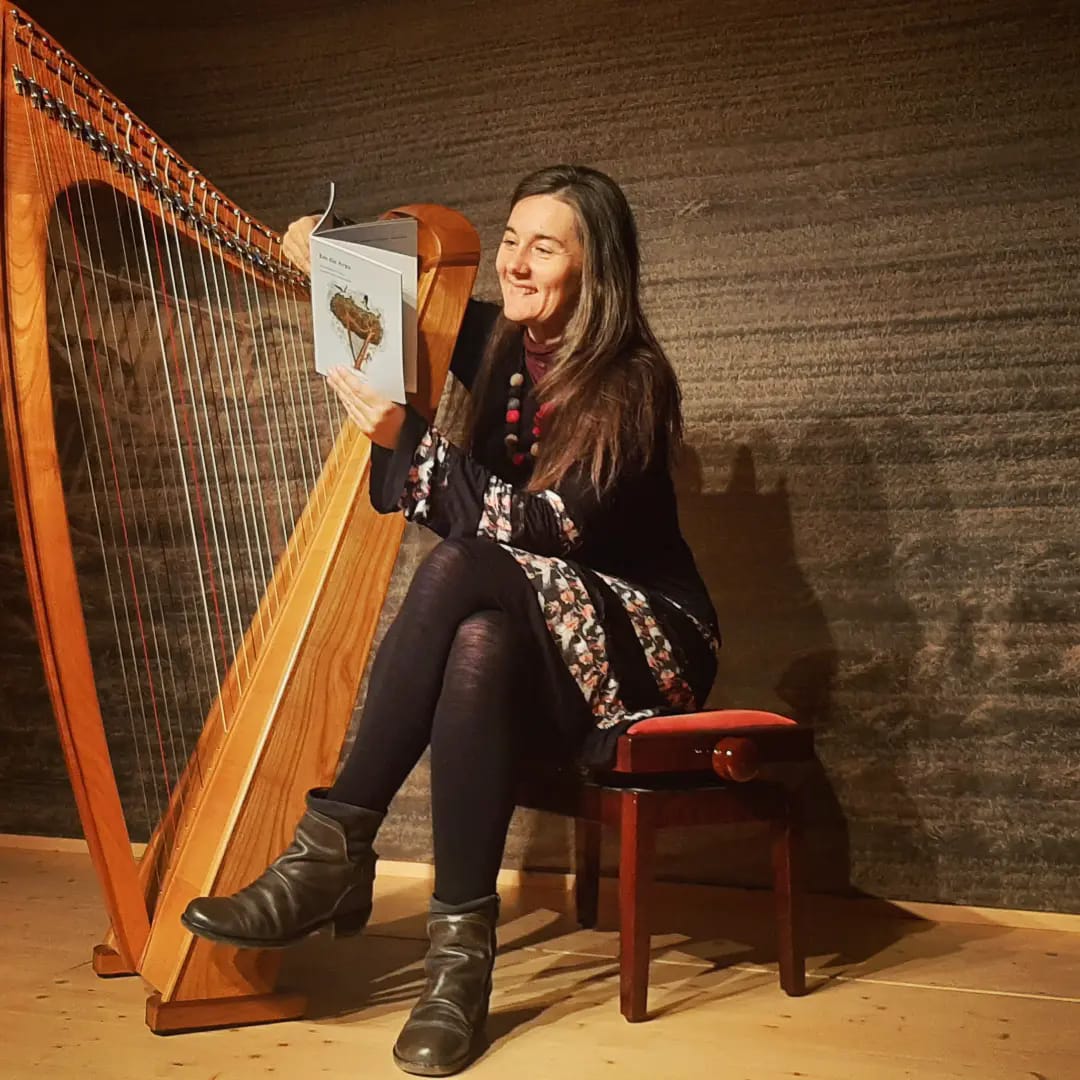 LaMuscaCat's tweet photo. Aquest migdia, Anna Amigó presentarà el conte Em dic Arpa a la Fira d'artistes i activitats tradicionals que es fa a Tàrrega. Us hi esperem!!!
@cc_urgell @firatarrega https://t.co/0mm9uvlrxU