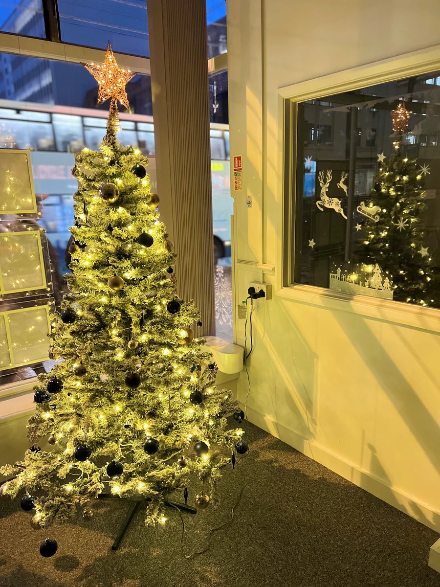 CarrPriddle's tweet photo. We are officially getting into the Christmas spirit! 🤩

Only 17 days to go!🎄🎁 ✨

#christmas #brighton #commercialagent #carrpriddle https://t.co/w26wXI7AnV