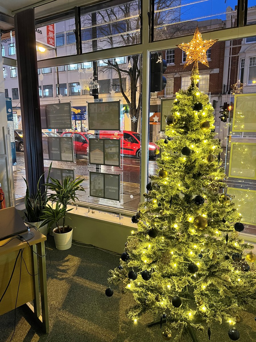 CarrPriddle's tweet photo. We are officially getting into the Christmas spirit! 🤩

Only 17 days to go!🎄🎁 ✨

#christmas #brighton #commercialagent #carrpriddle https://t.co/w26wXI7AnV