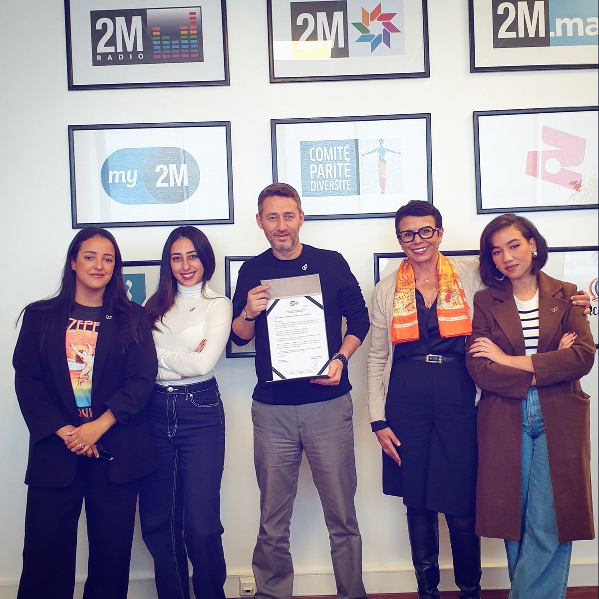 Cpd2M's tweet photo. 2M a récompensé "l'émission radio paritaire du mois"
Les éditions de l'Hebdo ont donné la parole à autant de femmes que d’hommes, méritant ainsi la mention de «l'émission paritaire du mois ».
#genre #parité #radio #cpd2m
@2MInteractive @Radio2M https://t.co/hTSLhbrLRI