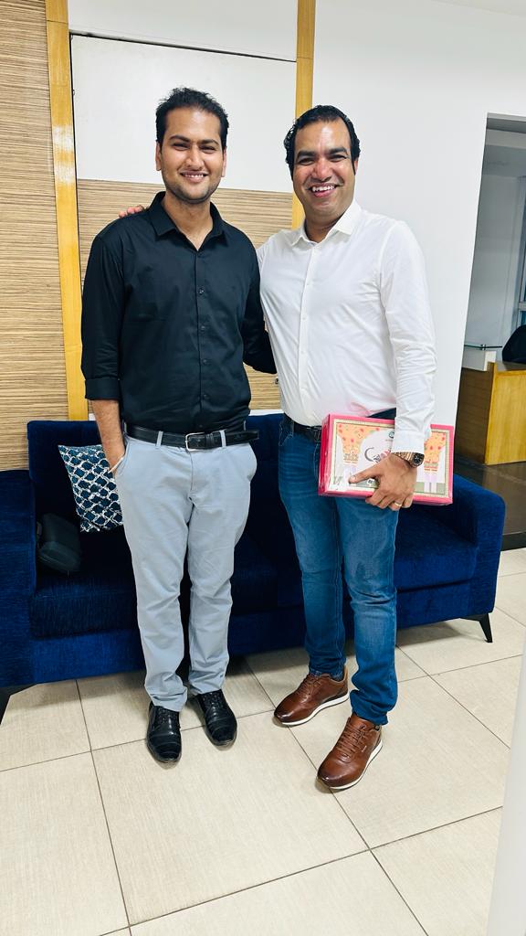 Justsiva123's tweet photo. ⚡️⚡️⚡️ Some Insightful Conversation With @pickrightIn Team In Bangalore. Trying to work for an interesting collaboration &amp; content for Traders...Watch Out for this space⚡️⚡️⚡️ https://t.co/lzfJ3NVHzR