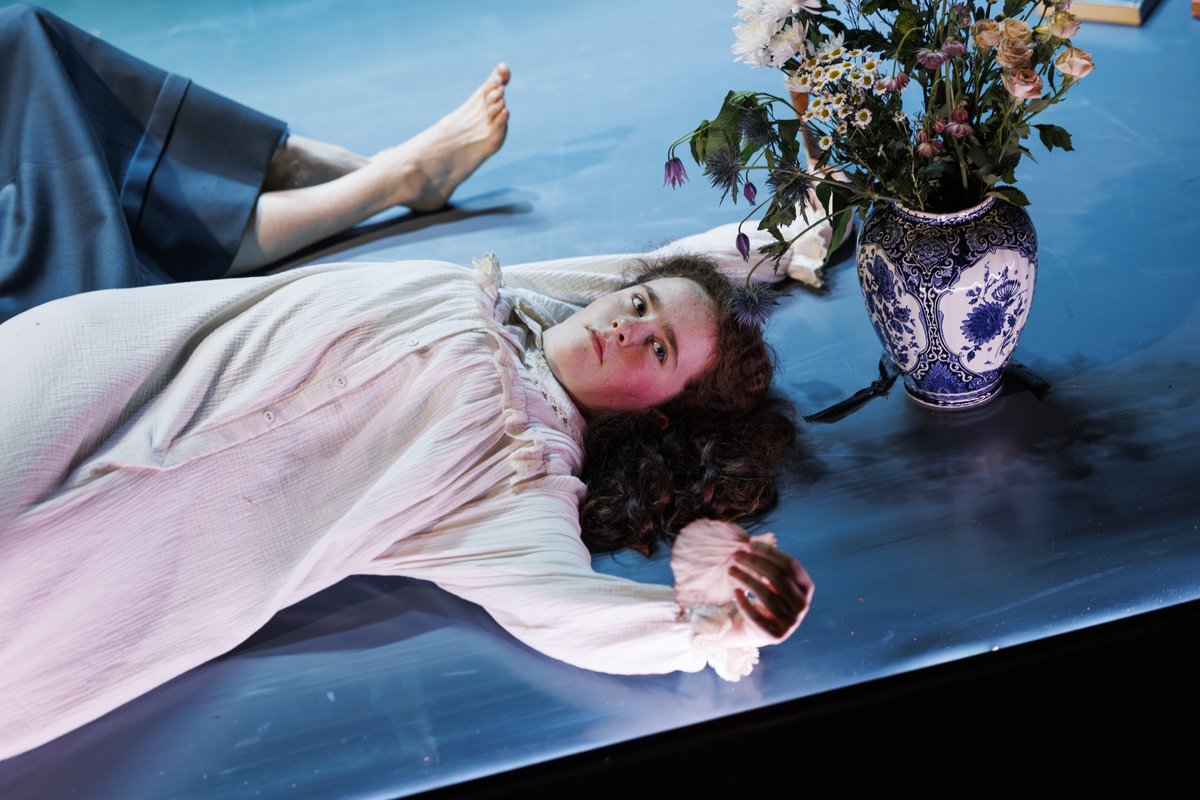 ⭐️⭐️⭐️⭐️ The Guardian
⭐️⭐️⭐️⭐️ The Times
THE TURN OF THE SCREW by Benjamin Britten appears at the Ustinov Studio until 📅23 Dec. Directed by Isabelle Kettle. 🎟️➡️theatreroyal.org.uk/events/the-tur…