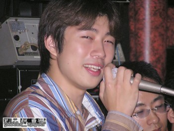 <이거
             뜯어서          이 옷>
만들엇냔 말 듣고 진짜 개웃엇는데....