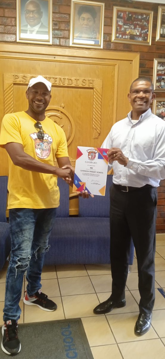 glissonniekerk's tweet image. Celebrating a 2 year partnership with Cavendish Primary. Providing hope and building futures. Thanks so much for your friendship Mr Louw. 
#kidsprogram #metroworldkids #Reach #metroministries