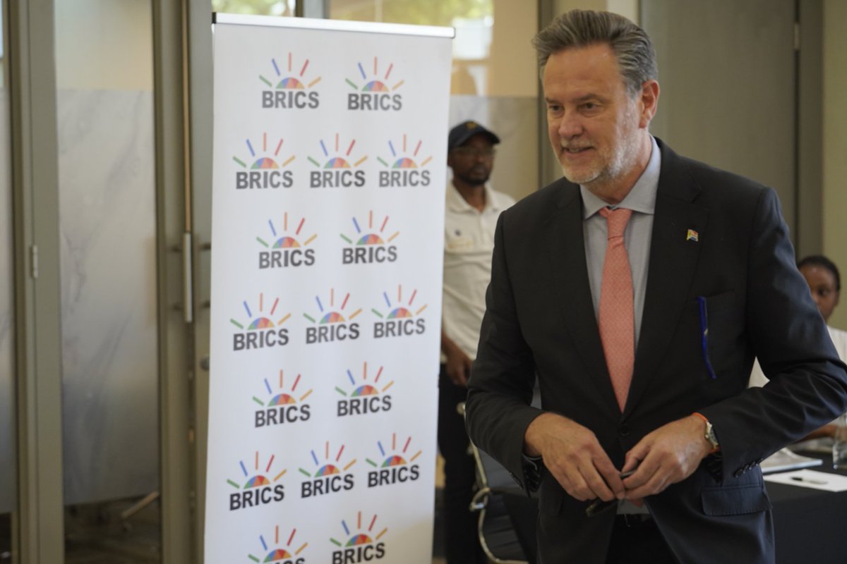 NYDARSA's tweet photo. NYDA hosts the Inaugural BRICS Youth Council Meeting in Johannesburg.
#BRICSYouthCouncil #BRICSInSA #BRICS2023 #BRICSYouthZA2023 #BRICSYouthInAction #BRICSYouthLeaders #BRICSYouthInclusion #BRICSFutureNow #BRICSYouthNetwork #FridayFeeling #Mzansi #Gauteng #Johannesburg #Brazil #Russia #China #India #SouthAfrica