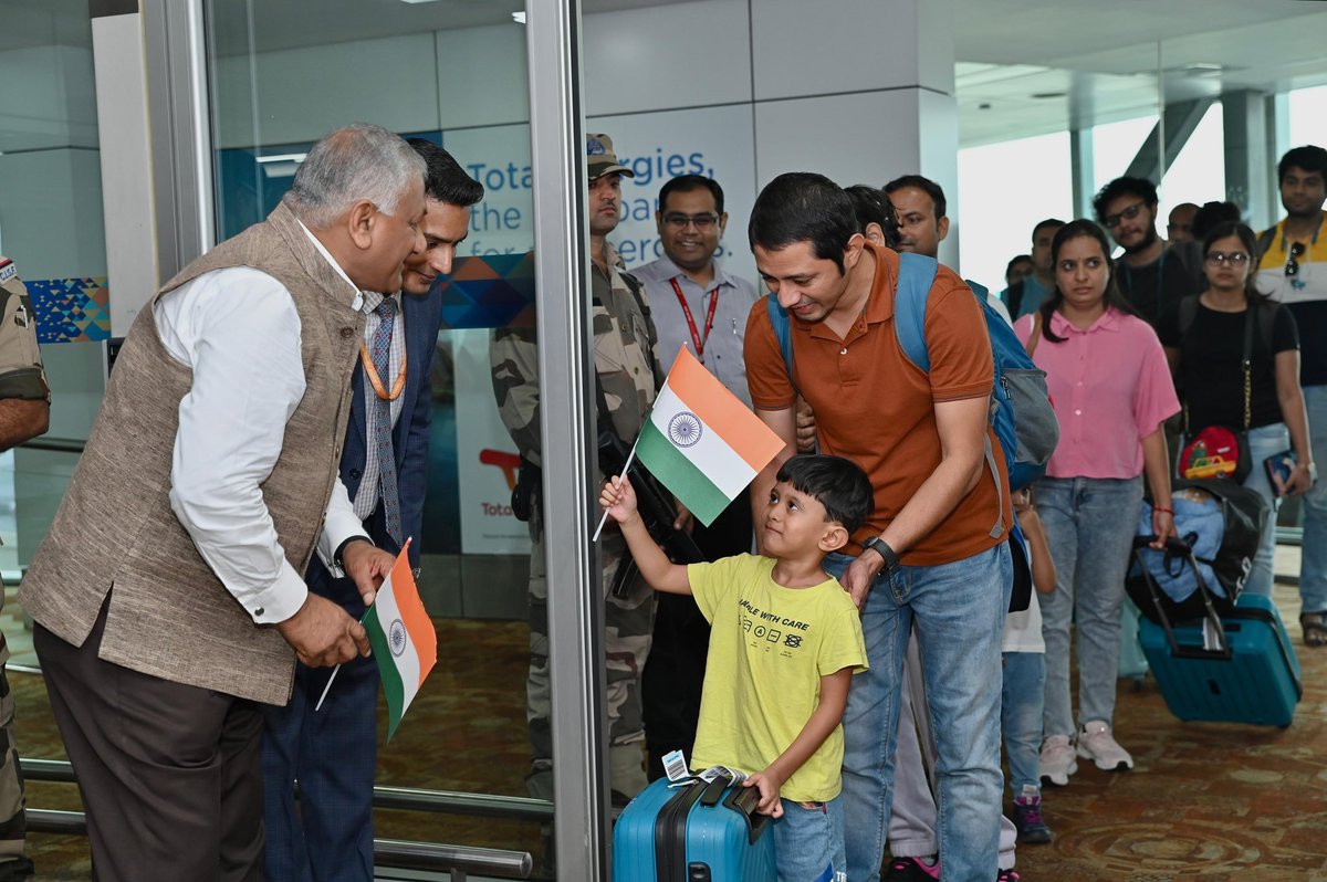airnewsalerts's tweet photo. India has evacuated 1,309 Indian Nationals from Israel under #OperationAjay in six special flights. India has also facilitated the return of one Indian national from Gaza Strip. Indian Embassy in Tel Aviv is in regular communication with the Indian community and relevant departments and ministries in the government of the State of Israel to ensure the safety and security of all Indian nationals living in Israel: External Affairs Minister @DrSJaishankar in Lok Sabha
#WinterSession