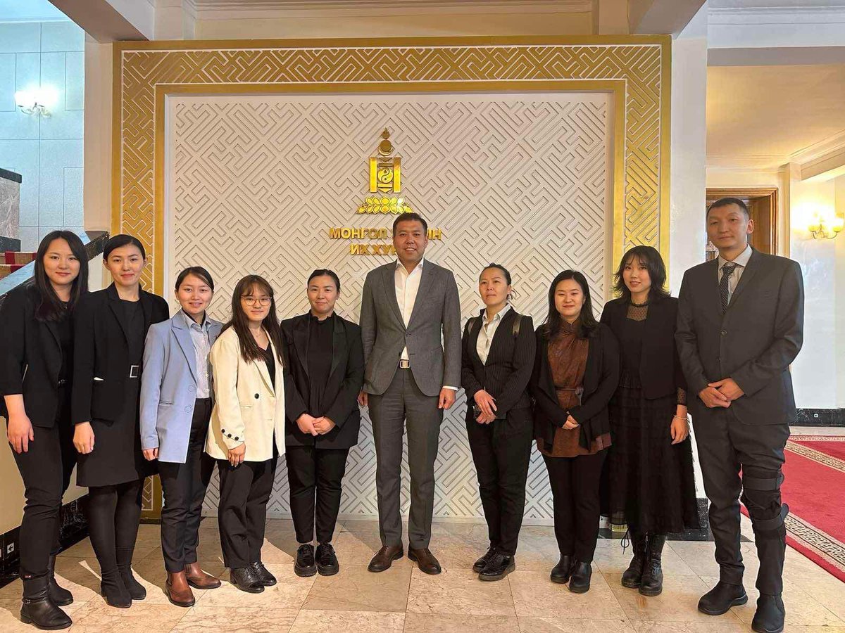 Монгол улсад Гэрийн тэжээвэр амьтны тухай анхдагч хууль эцэслэн батлагдав. Ингэснээр Монгол улс дэлхийн Гэрийн тэжээвэр амьтны тухай хуультай 35 орны нэг нь болж, улс орны хөгжлийн түвшингээ амьтан хамгааллын бодлогын хүрээнд ахиуллаа. 
<a href="/Enkhbayar_bat/">Баттөмөрийн ЭНХБАЯР</a> танд маш их баярлалаа 🐾