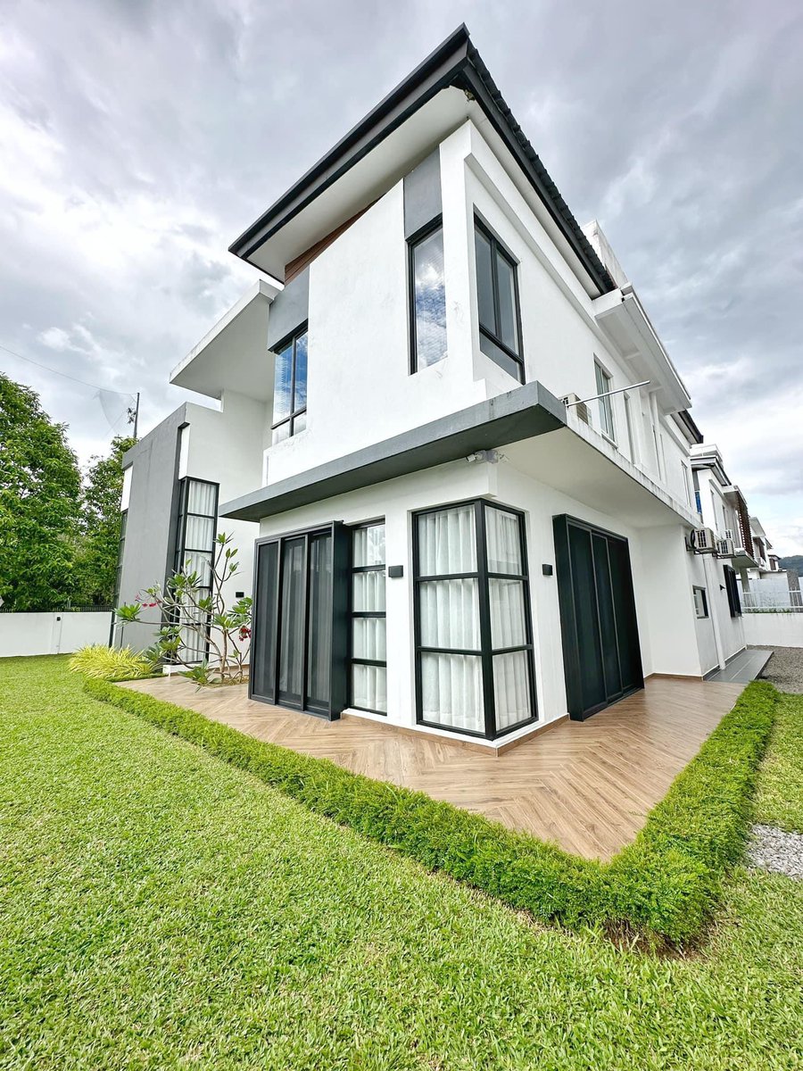 MalaysianFoods's tweet photo. Rumah IDAMAN ❤️

Konsep minimalist &amp; gabungan warna grey, putih &amp; hitam. Memang cantik luar rasa puas hati dapat sebijik rumah sebegini. Barangan perabot &amp; hiasan 90% semua dari shopee..

📸Siti Norbaya Yusof

📌Thread https://t.co/pD0HadJH1n