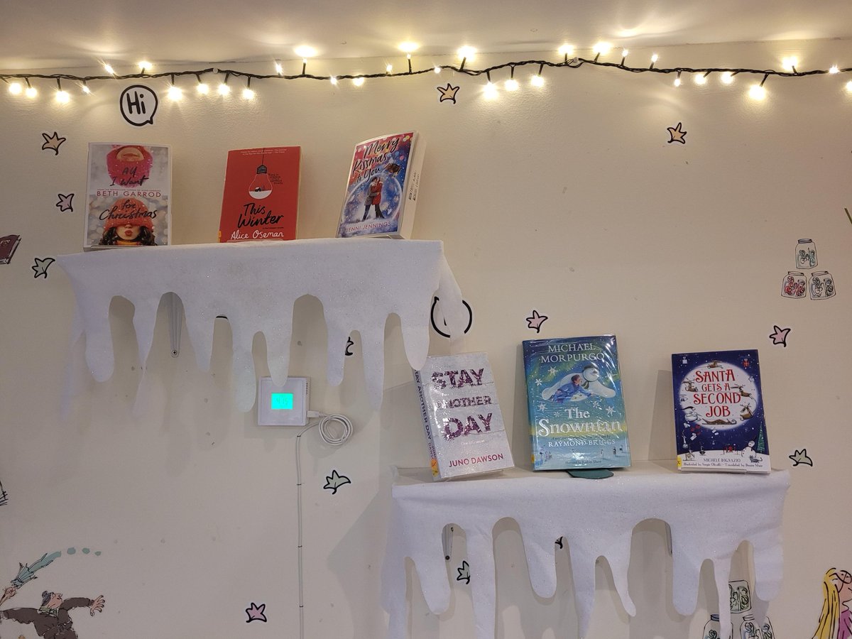 It's beginning to look a lot like Christmas here @Monrose_Acad library 🎄🎅 and...
our Christmas quizzes will be posted on library Teams every day from Monday 🎉
Prizes to be won!! 
Good Luck🍀