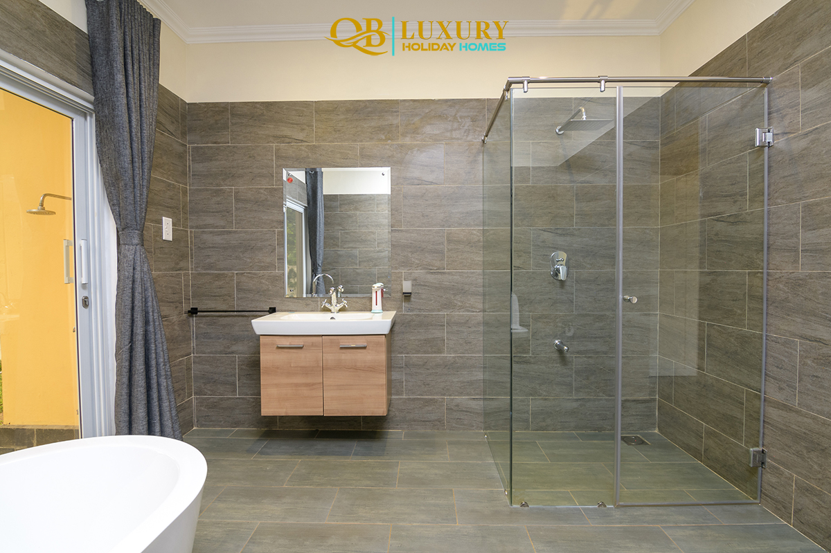 QBLuxuryHomes tweet picture