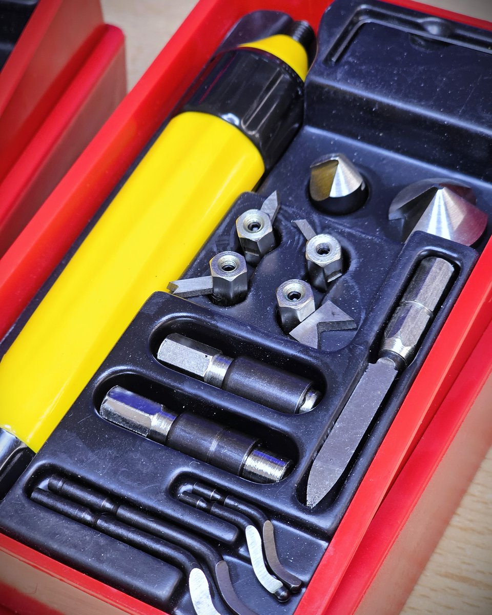 rdgtools01's tweet image. DEBURRING COUNTERSINK SCRAPER METAL UNIVERSAL SET - 0276 - (£42.50 Inc VAT)

Set Includes: Handle, Holder, 4pc Adaptor, 8 Blades, Scraper, Hex Wrench, Wrench

rdgtools.co.uk/acatalog/UNIVE…

#deburringtool #deburring #countersink #rdgtools #deburringtoolset #metalwork