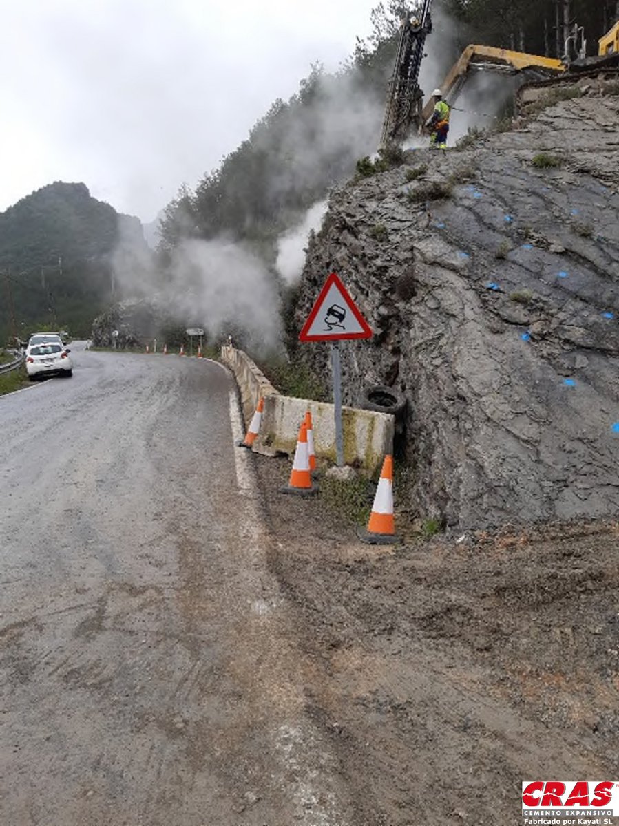 KayatiSL's tweet photo. Cuando se trata de hacer demoliciones en sitios delicados, la demolición con cemento expansivo CRAS es la mejor alternativa. https://t.co/mV1Fxk7ot2