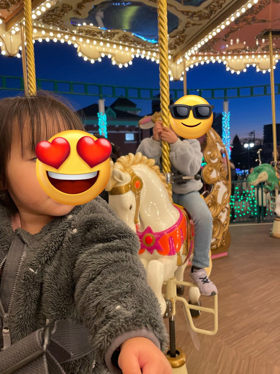 すっかり師走ですね。この半年ほどの記憶がないくらい忙しく過ごしてました。
写真は先週行った、あらかわ遊園。
イルミネーション綺麗で、姉妹ともに大興奮だった！