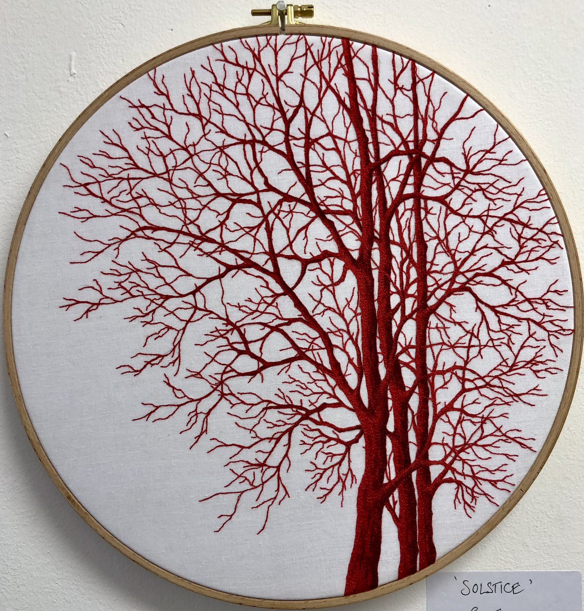 Looking for a unique Christmas gift? 

Here’s another beautiful stitched hoop I currently have available. Can be posted anywhere in the UK.

‘Solstice’
32cm diameter 
£190

#textileart #freemotionembroidery #edinburgh #stitchedart