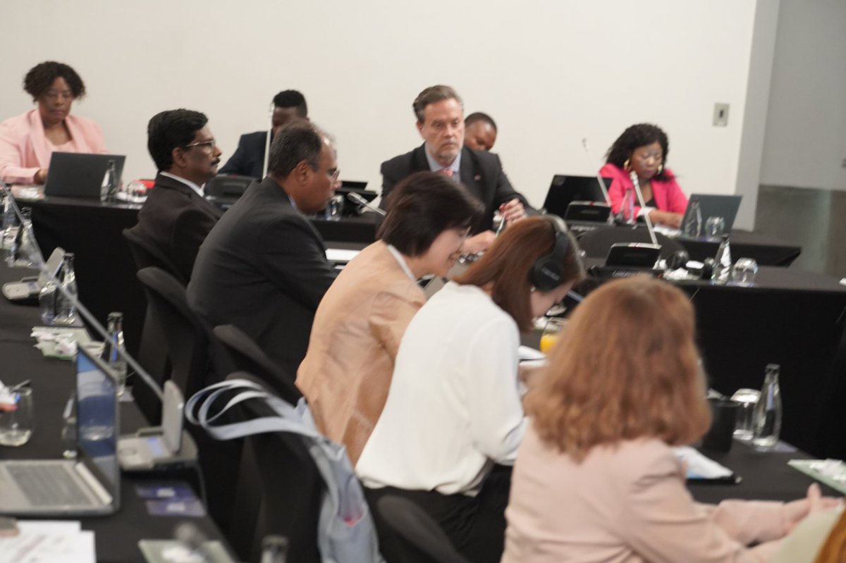 NYDARSA's tweet photo. No young person among the BRICS member states should get left behind!
Young people in their collective believe that youth are the present and the future.
#BRICSYouthCouncil #BRICSInSA #BRICS2023 #BRICSYouthZA2023 #BRICSYouthInAction #BRICSYouthLeaders #BRICSYouthInclusion #BRICSFutureNow #BRICSYouthNetwork #FridayFeeling #Mzansi #Gauteng #Johannesburg #Brazil #Russia #China #India #SouthAfrica
