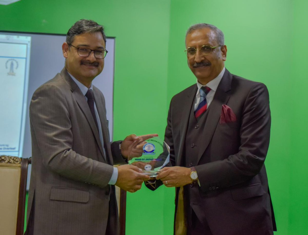 pakistanhouse11's tweet photo. Pakistan House & Bahria University Islamabad join forces to fight #FakeNews!
Our seminar, "Fake News: Negative Influences of Social & Digital Media on Human Behaviour", #ThinkTank #BeCriticalThinker #bahriauniversity #PakistanHouse #fakenews
#challenges #medialiteracy https://t.co/VpM1DQGKCN