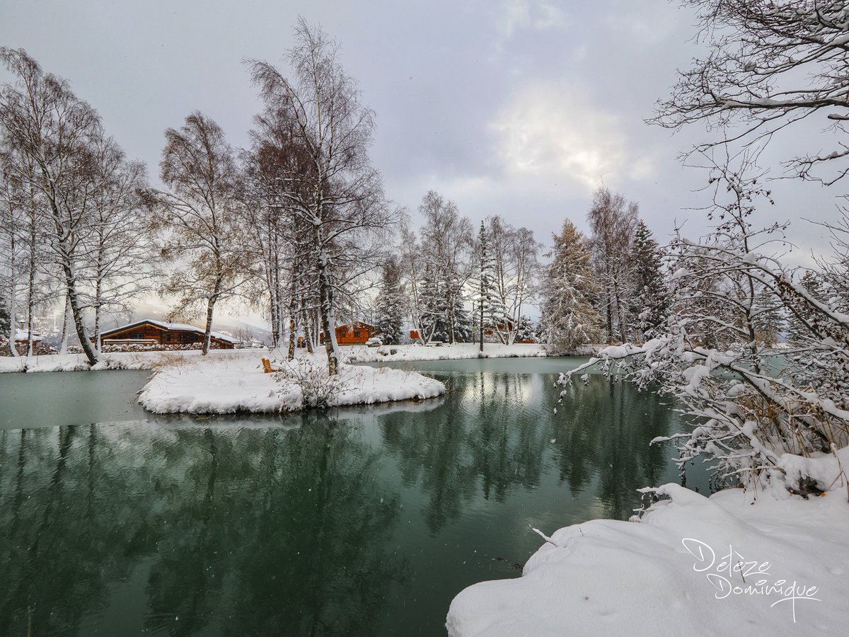 Le silence… le calme… la beauté… Mayens d’Arbaz ❄️❄️❄️🇨🇭
#valais #suisse #switzerland #schweiz #landscape #photography #paysage #lake #winter #nature <a href="/MySwitzerland_e/">Switzerland</a> <a href="/valaiswallis/">Valais/Wallis</a> <a href="/Veronique_Kanel/">Veronique Kanel</a>