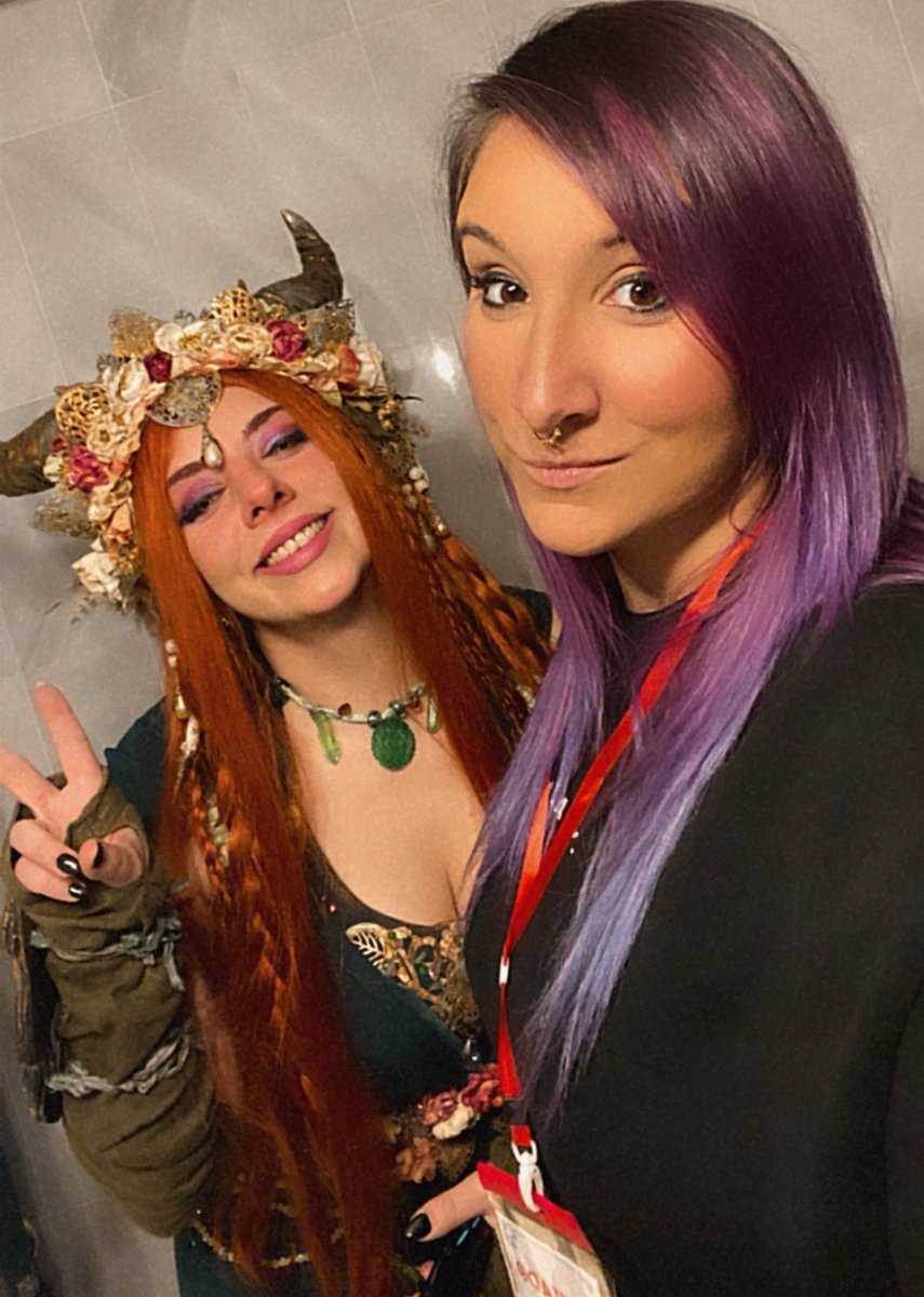 Primer día de <a href="/Mangafest/">Mangafest</a> ! Nos vemos a las 12:00h en la zona de firmas del pabellón 1 💖 #mangafest