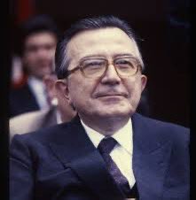 muenzenberg's tweet photo. L’unico a #parlare è Andreotti, che indignato parla di “monta taurina” nelle tv di zio #Silvio fottute da Parigi. Si illude: la ex #Chiesa di #Roma è ormai bastione del #trotzkismo. E quindi di #Parvus e di #Sodoma. Lui, che pure del PCI trotzkista sa tutto fin dal 1947/8 https://t.co/rc5CKKLlmK