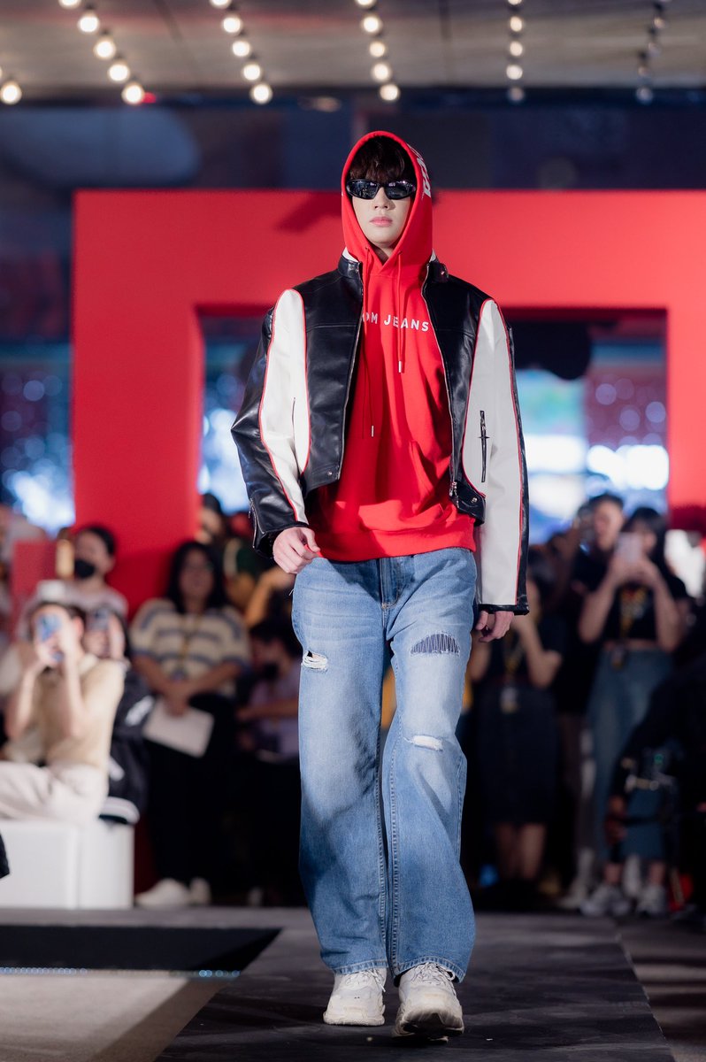 🔥Red vibes🔥
The new collection crazy by NiyomJeans
#niyomjeans #นิยมยีน #s_vexter 
#เว็กเตอร์เติมS