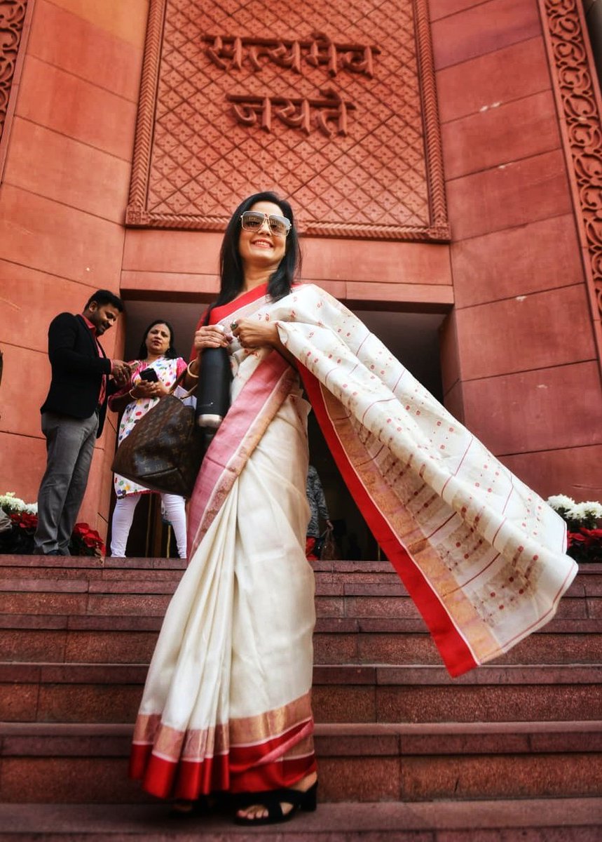 Nafis Islam (@nafisislamaitc) on Twitter photo Bold, fearless, and unstoppable - <a href="/MahuaMoitra/">Mahua Moitra</a> di stands tall in her pursuit of truth and justice.
Wishing you nothing but success and triumph! सत्यमेव जयते 🙏🏻
#MahuaMoitra Bold, fearless, and unstoppable - <a href="/MahuaMoitra/">Mahua Moitra</a> di stands tall in her pursuit of truth and justice.
Wishing you nothing but success and triumph! सत्यमेव जयते 🙏🏻
#MahuaMoitra