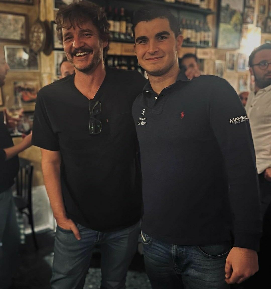 PedroPascalNews's tweet photo. GENTE DO CÉU, BOM DIA! 🚨🗣

📸| Pedro Pascal, Joseph Quinn e Paul Mescal JUNTOS jantando ontem em Malta. É MUITA BELEZA EM UMA FOTO SÓ!!!! https://t.co/SodgIZ3LJN