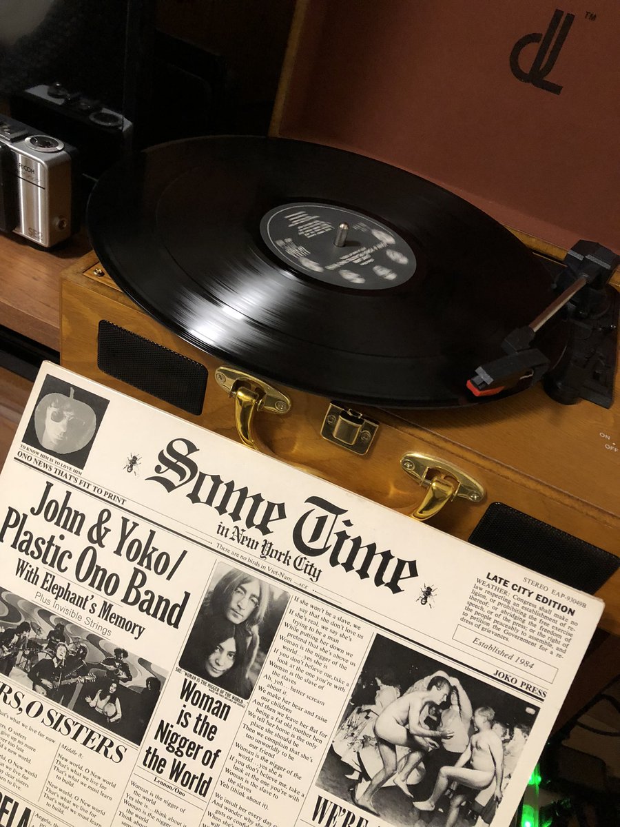definition34's tweet photo. 今日はジョンレノンを聴いています📀
I’m listening. https://t.co/tmz9RjXYfs