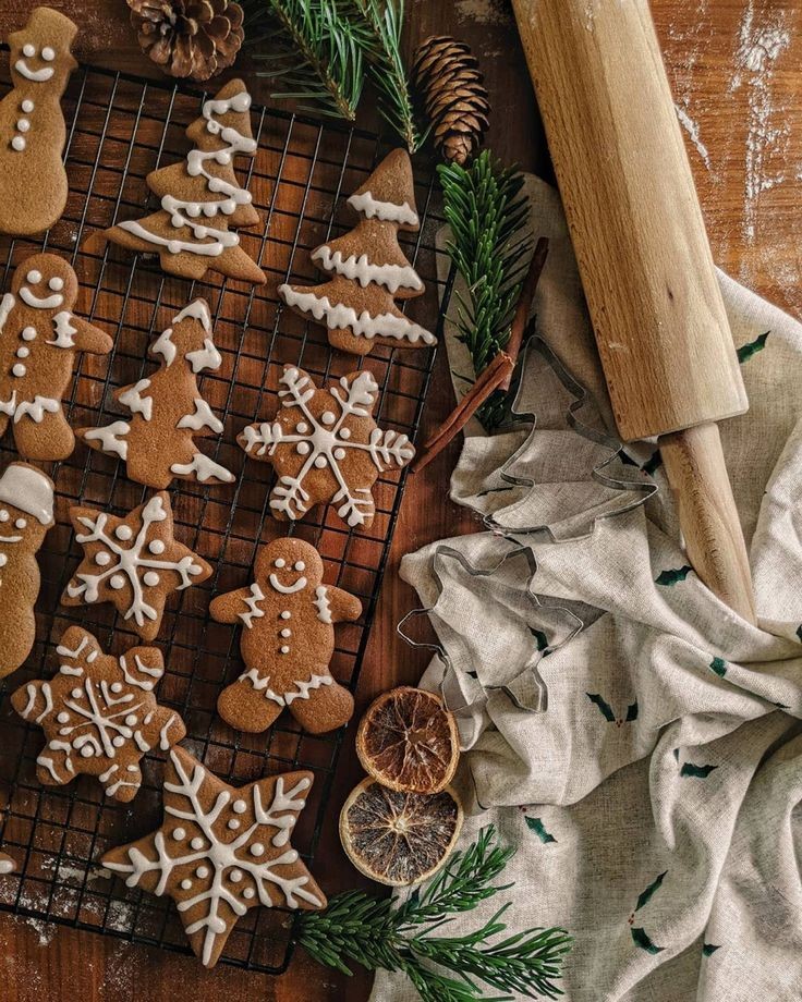 AcademiaDreams's tweet photo. gingerbread cookies https://t.co/wyff1cHNkn