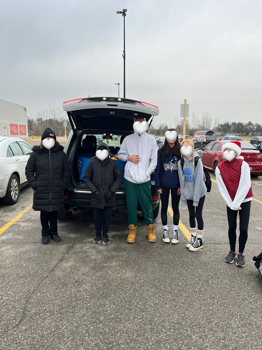 ms_ctobias's tweet image. Our annual shopping trip with our grade 8 student council members was a huge success thanks to a last minute donation @CaradocPS ! Thanks @FatimaLeal21 for the company and shopping excursion! We can’t wait to drop it off @RMHCSWO @audrey_stephen @MmePerreault #tvdsb