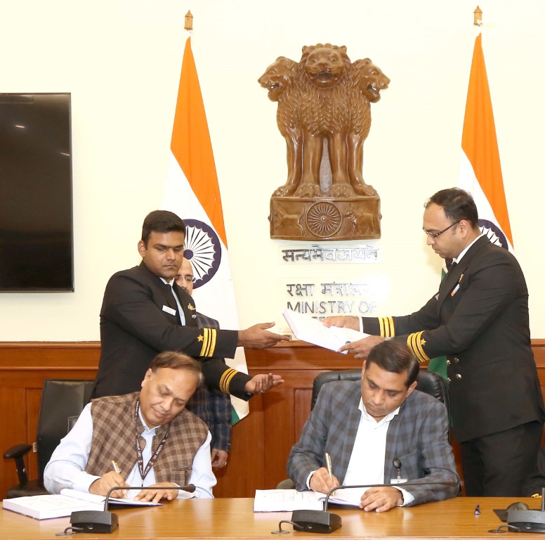 SpokespersonMoD's tweet image. Digital transformation for coastal security! 
#MoD seals a Rs 588.68 Cr deal with @TCILHQ, for the Digital Coast Guard project. (1/2) 
#DigitalDefence 
#CoastGuardProject

Read for more: pib.gov.in/PressReleasePa…

@rajnathsingh 
@giridhararamane 
@IndiaCoastGuard