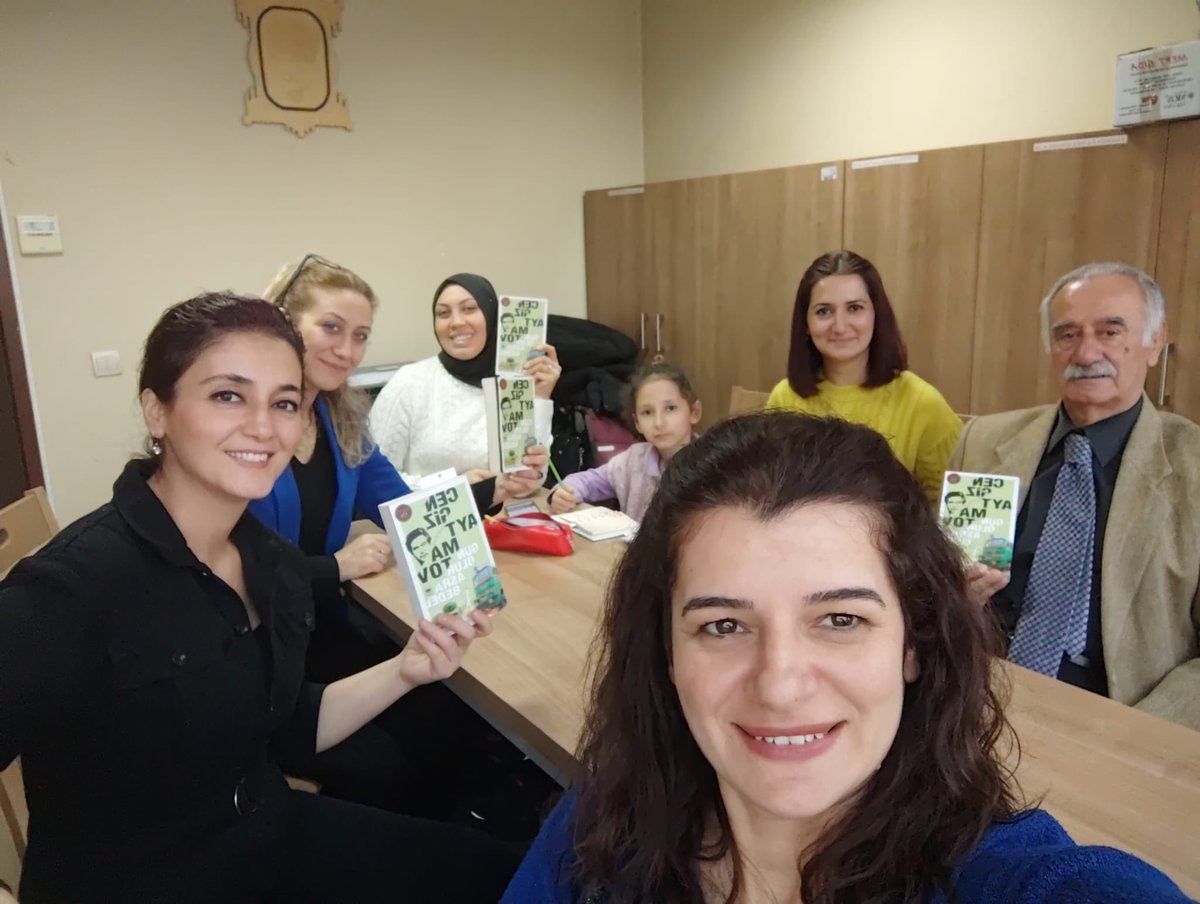 Gerçeğin, efsanelerin ve bilim kurgunun iç içe geçtiği bu harika eser; tutsaklığa, baskılara ve sürgünlere rağmen umudu hep diri tutuyor. Geçmişi, bugünü ve yarını tek bir güne sığdıran bu harika eseri okumanızı tavsiye ederiz. 

#cengizaytmatov #günolurasrabedel 

<a href="/KTBKYGM/">KYGM</a>