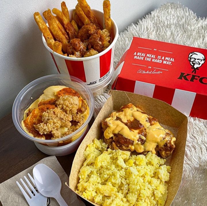 Queen_PromiseT's tweet photo. @KFCSA Yummy! 
It's a pity you won't be sending me a KFC Voucher https://t.co/WIzfmK13SH