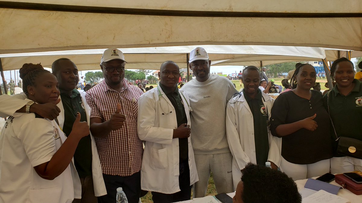 kibuukaAmbrosi's tweet photo. #Mkmovement #Medicalteam was also present giving free medication to people of #Toororegion.  @BalaamAteenyiDr , Gen @mkainerugaba , @KatwirePolly , @Judith_Mukidi , @MollyMukidiS , @Mwesigwa_R , https://t.co/5yfsnWFF7E