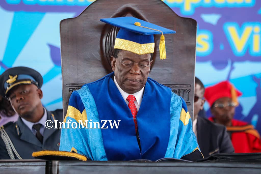 DeeTrocity's tweet photo. Today His Excellency  Dr Emmerson Dambudzo Mnangagwa presided over the 21st Graduation Ceremony of the Zimbabwe Open University at the ZOU Main Campus, Hatcliffe , Harare. https://t.co/fLyVwPKnkj