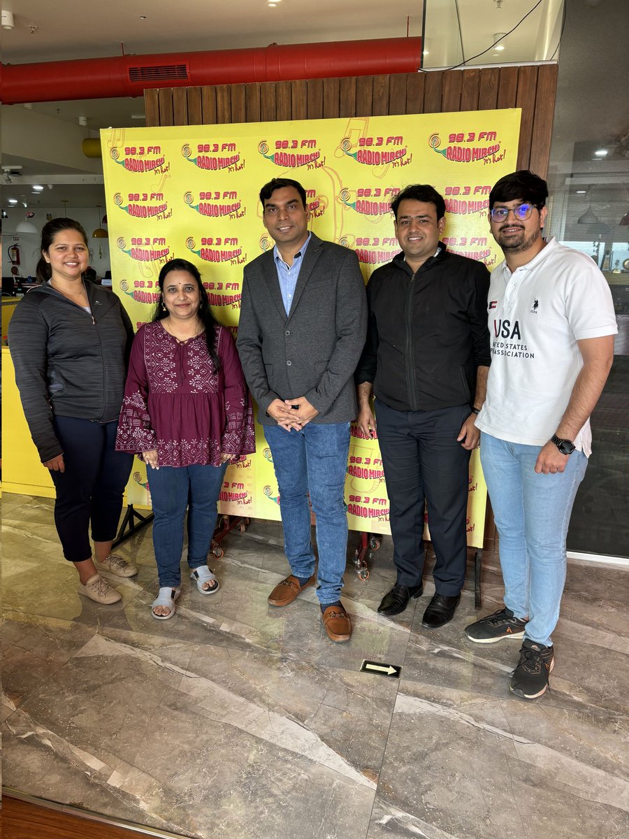 🎵Tuning in with Radio Mirchi 98.3FM ...!!!

📻CompoundTheMoney is glad to be a guest on Radio Mirchi. 

😊To know more about CompoundTheMoney and RK Gupta ,Visit our website 
🌐compoundthemoney.com
📞 853-004-5264