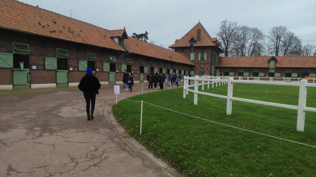 Académie de Versailles tweet media