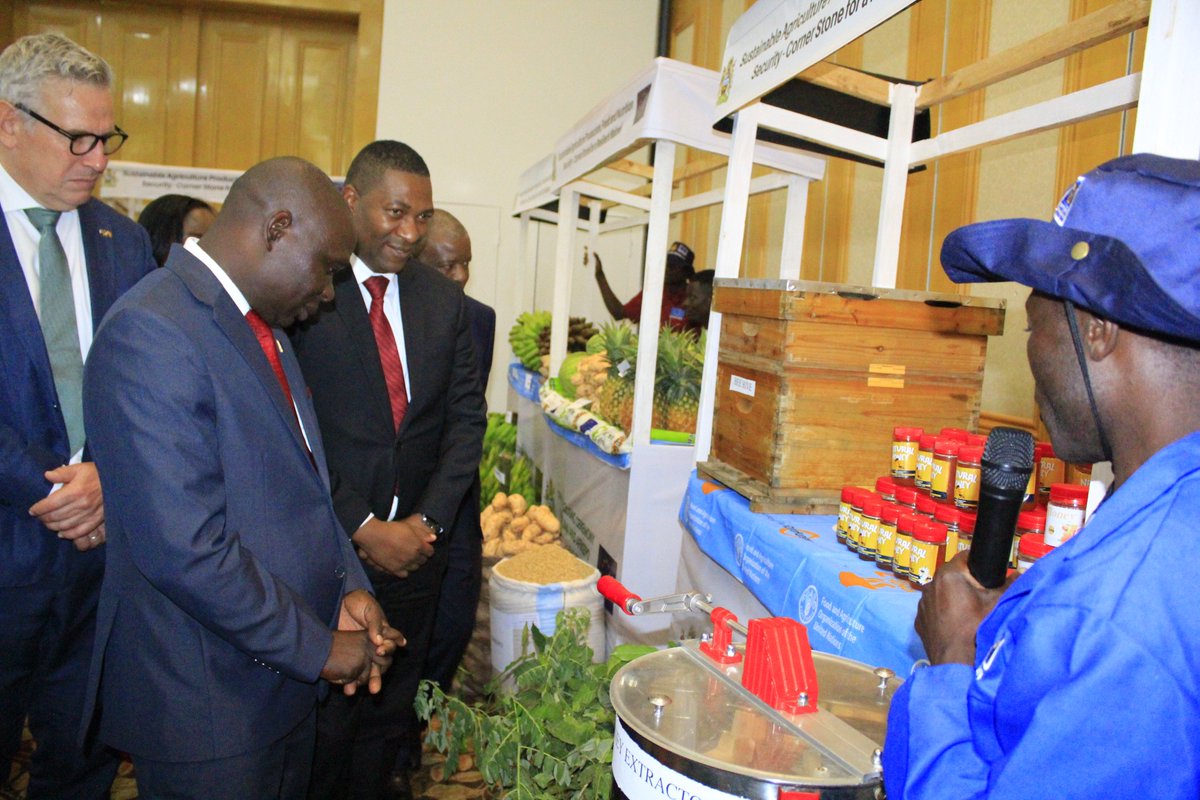 FAOMalawi's tweet photo. #KULIMA #Afikepo Closure
"#KULIMA &amp; #Afikepo have made huge impact in people's lives.  The programmes have trained farmers and caregivers in positive #agriculturalpractices and the #nutrition status in target districts has improved", @EUinMalawi Ambassador. https://t.co/5bxfnVoWYF
