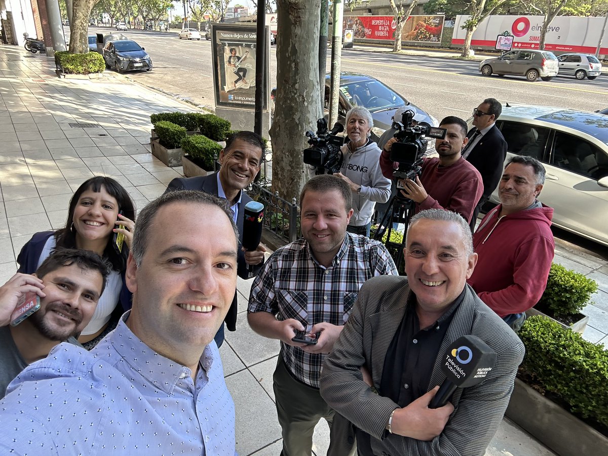 Arrancando el día junto a los periodistas de diferentes medios que desde temprano nos acompañan. Fin.
