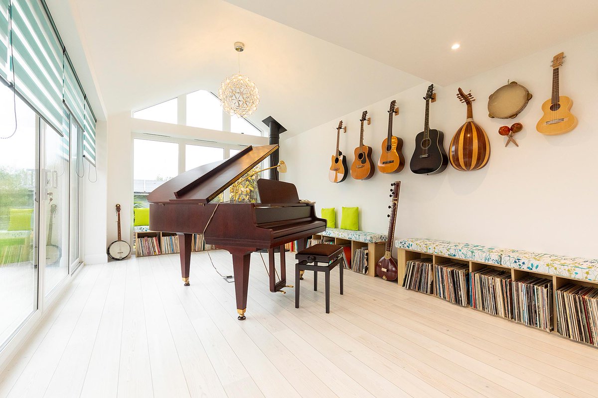SpacemakerArch's tweet image. It's not often we get asked to create a space for a grand piano but that was part our brief for this lovely home in Whitstable. See what else we created in the house on our website.
#musicroom #architect #Whitstable #Faversham #Canterbury #Wye #Ashford #Kent