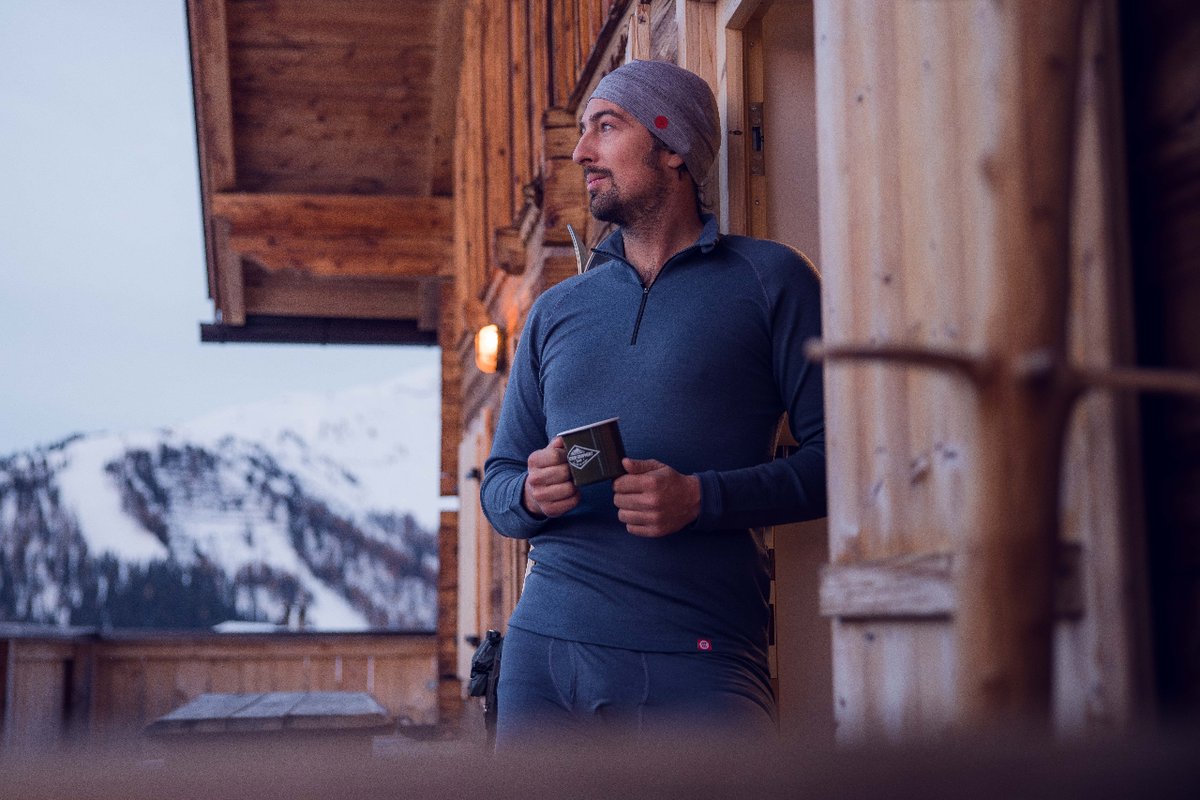 Stilvoll durch den Winter mit unserer Merino-Bekleidung! Entdecke die Wärme und Eleganz von Kopf bis Fuß für unvergessliche Momente in der kalten Jahreszeit. 🌬️🧣👖