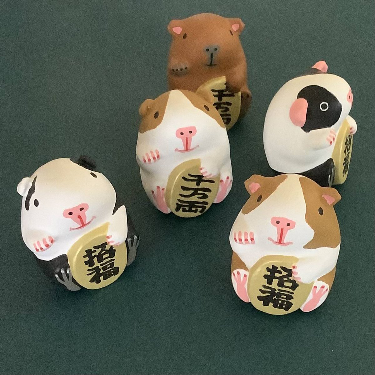 作家no.10
【いたやさとし】
<a href="/morushi_design/">アカウント乗っ取られてましたね　もるしデザイン（工場長）</a> 

幸福を呼ぶ招きモル&amp;＆モルモットだるまをはじめ、あなたの生活を彩るモルモットグッズをご用意いたしました。バッグ、ポーチ、缶バッジなど、クリスマスやお正月の準備に是非ご利用ください。

#モルモットぷいぷい #モルぷい