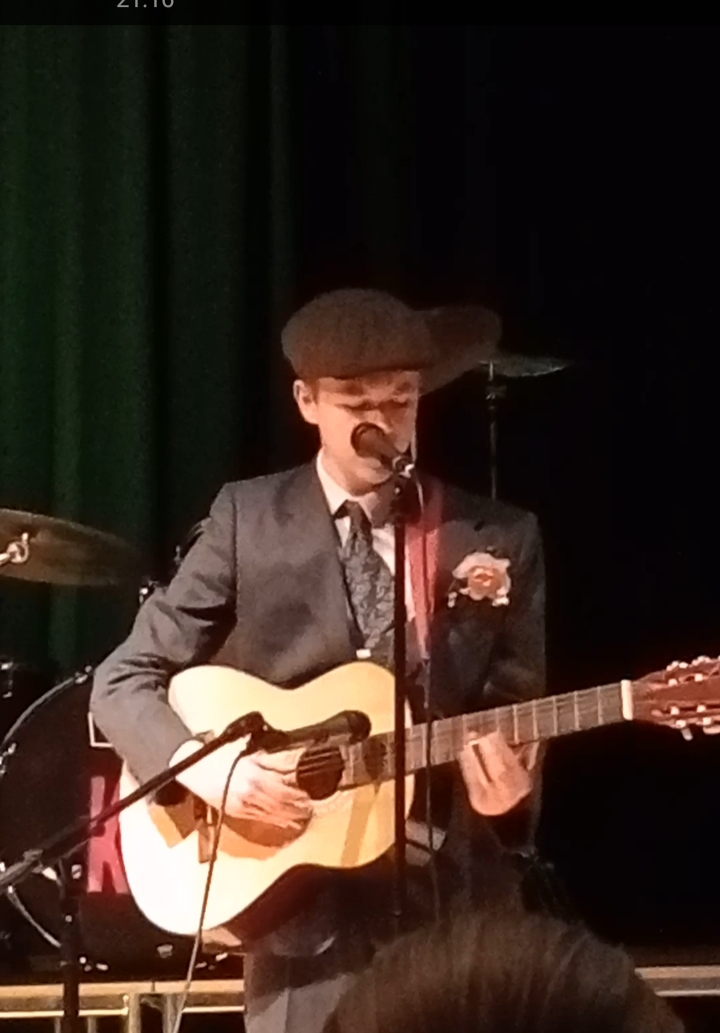 worksovart's tweet image. Proud of my 13-year-old son who performed at his school concert last night. Most performers did Maria Carey, Taylor Swift stuff, but Sam likes to be different and did a gospel blues song from the 20s by Blind Willie Johnson. He got a standing ovation.
#blues
#Xmas 
#guitarplayer