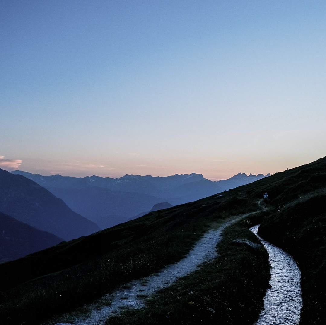 Yaz veya Kış, uyumak hiç bize göre değil 😆​

Peki siz de mi # SabahKuşu’sunuz? 🌅​

#MaceraDoluDacia #Hiking #KışRuhuꢋ