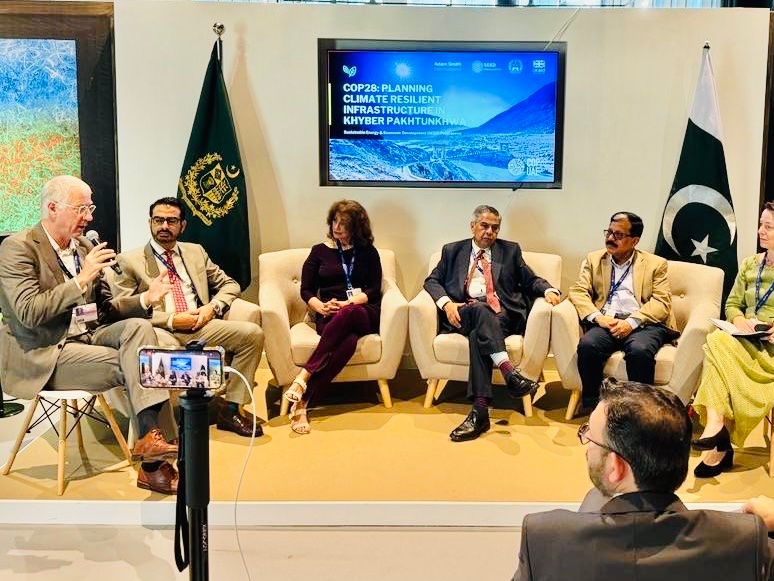 SEEDinPakistan's tweet image. Climate Resilient Infrastructure in Khyber Pakhtunkhwa' at #COP28UAE 
 
Industry leaders, climate experts, and government officials discussed predictive climate modelling, emphasising the investment value of resilience.

#ClimateResilientInfrastructure #KP