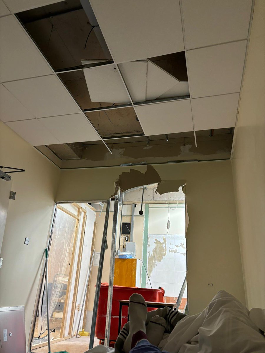 My husbands on call room while he does a week of nights. No notice given &amp; no alternative room provided. Disgrace <a href="/HSELive/">HSE Ireland</a> <a href="/IMOHQ/">International Maritime Organization</a> <a href="/DonnellyStephen/">Stephen Donnelly</a> <a href="/health_irish/">IrishHealthInsider</a>