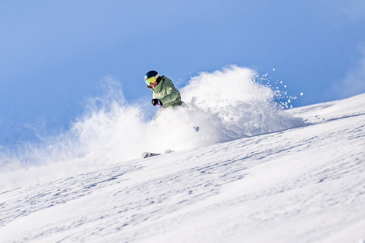 📸 C’est reparti pour les photos de ski ! Vous êtes prêts ? ⛷️
.
📸 Here we go again for the ski photos! Are you ready? ⛷️
.
📸 Lionel Royet 
#ski #mountain #winter #friends #alpedhuez