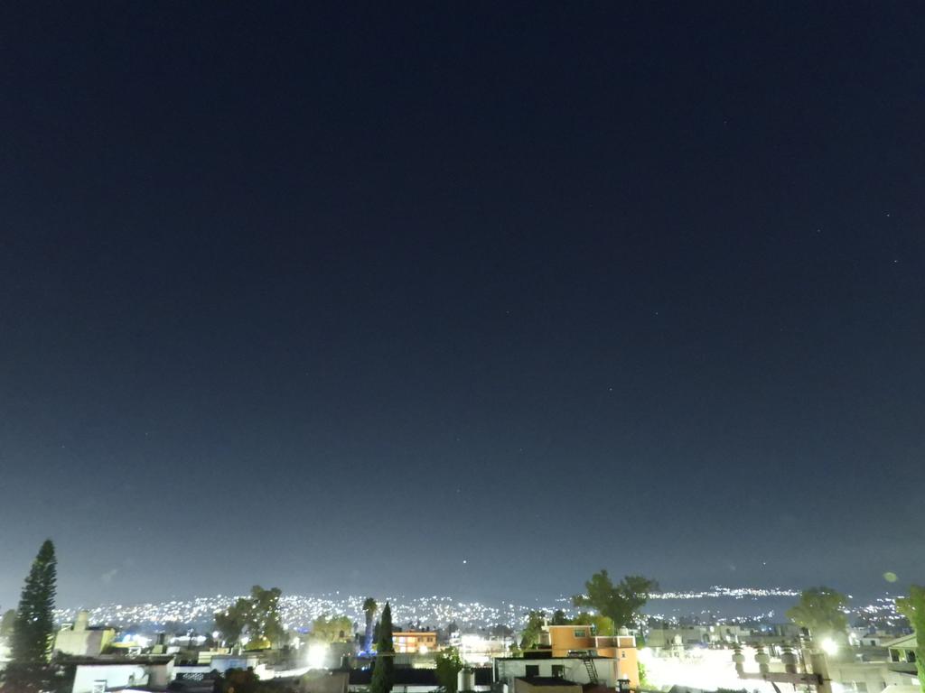 4iluj's tweet photo. Cielo sobreexpuesto y despejado al Norte, Este, Sur y Oeste https://t.co/R0UUrNF0Gc