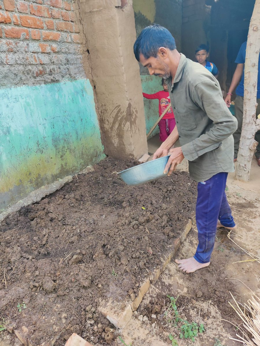 Exciting news from Mujkuva! 7 PwDs released earthworms in the vermicompost pits for creating nutrient-rich Vermicompost with support from Shivam Jaivik Sanstha. They eagerly await the final product #EcoFriendly #PWDHeroes #GreenMujkuva #Sustainability #CommunityEngagement