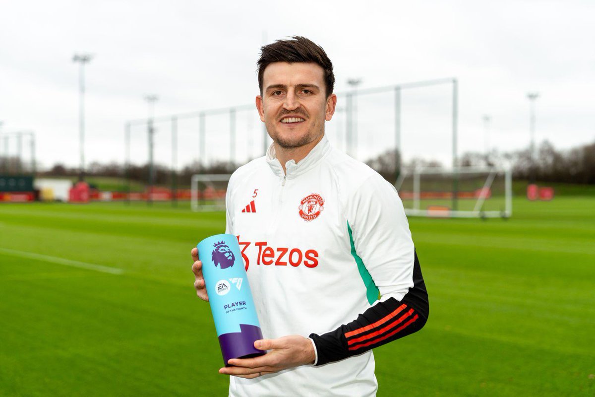 Premier League Player of the Month 😍 Couldn’t have done it without my team mates, the staff and you fans. Your love and support doesn’t go unnoticed, I appreciate it ❤️ @ManUtd