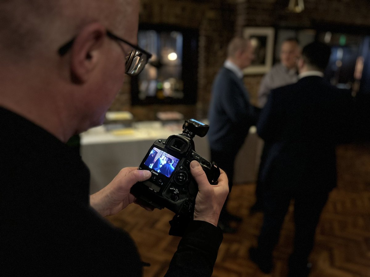 BNIWest1's tweet photo. @markweeksphoto capturing todays meeting. Look out for some new imagery on the West One website coming soon. #networking #photograghy https://t.co/VFOf7GcHgf